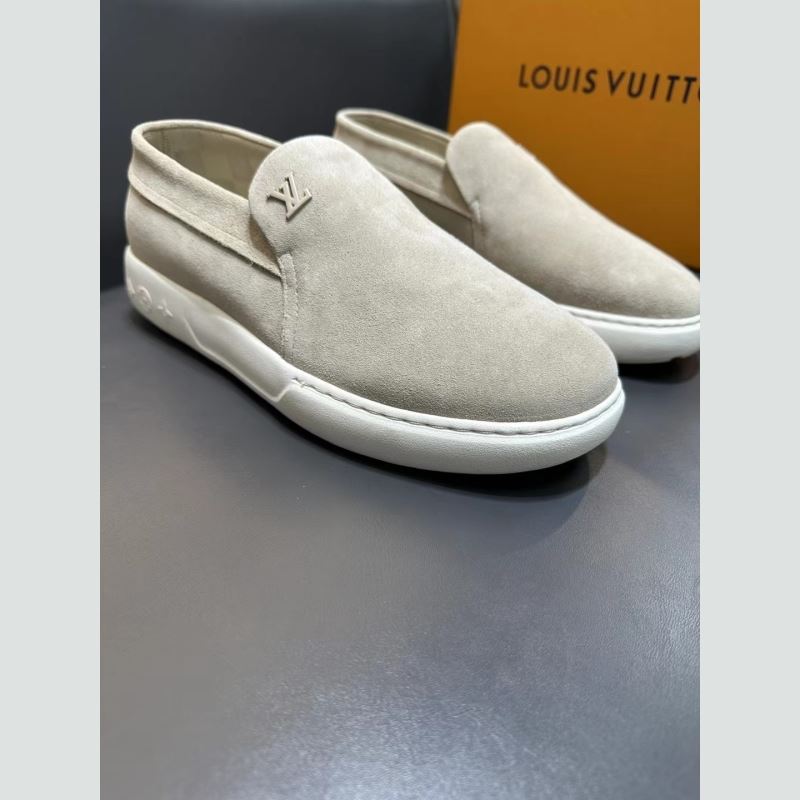 l**is V*t*n sneakers